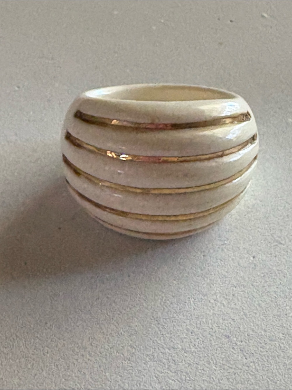 Milor Italy White Agate / 14 K Gold Ribbed Dome Ring